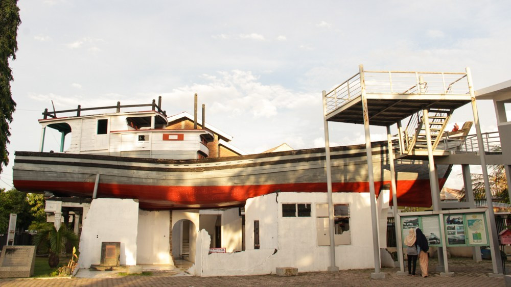 OBJEK WISATA BOAT DI ATAS RUMAH